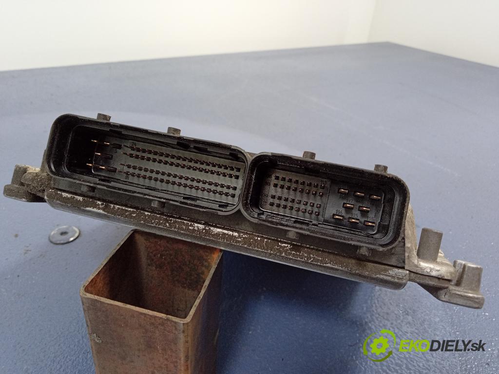 Chrysler Voyager 2004 riadiaca jednotka Motor: 0281011280