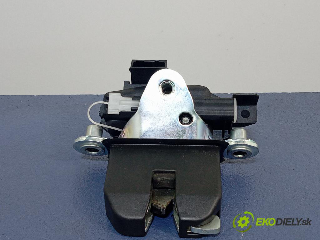 Skoda Fabia 2008 zámek Klapky: Kufr 5J0827501B