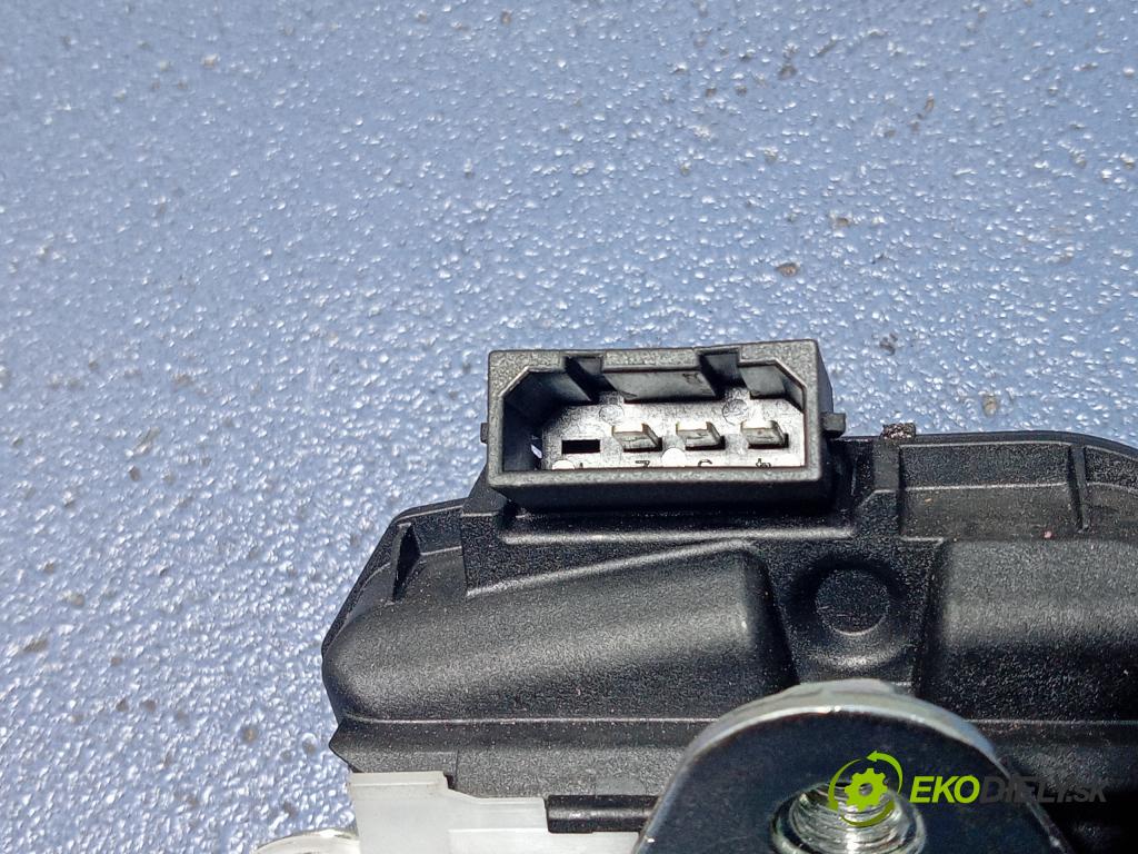 Skoda Fabia 2008 zámek Klapky: Kufr 5J0827501B