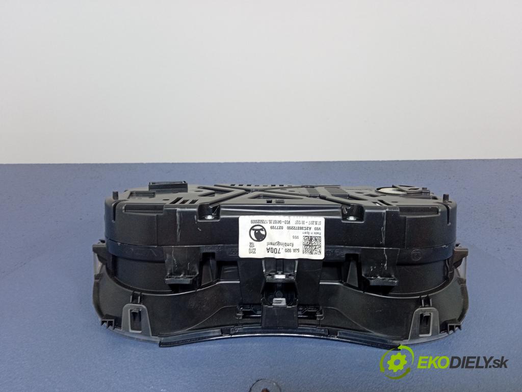 Skoda Rapid 2017 prístrojovka/ budíky 5JA920700A