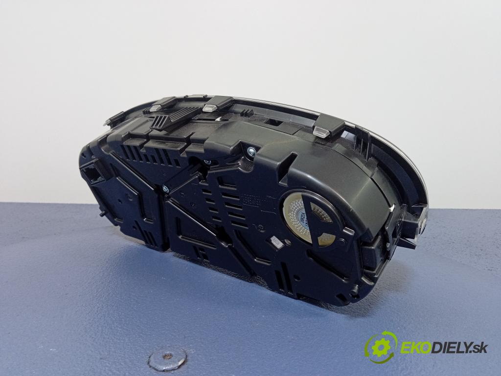 Skoda Rapid 2017 prístrojovka/ budíky 5JA920700A