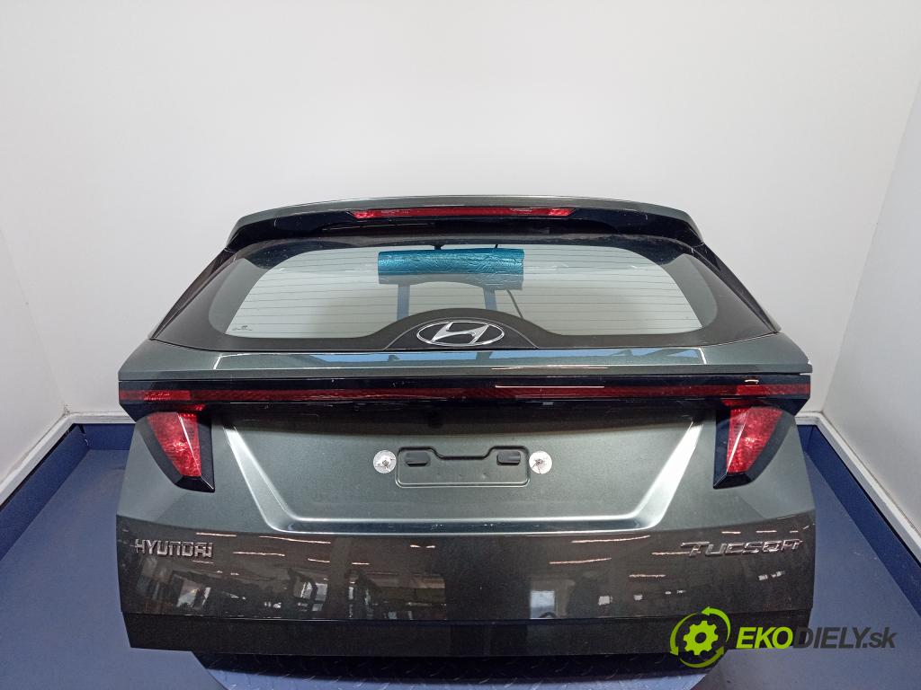 Hyundai Tucson 2021 zadní dveře kufra: Kufr 01