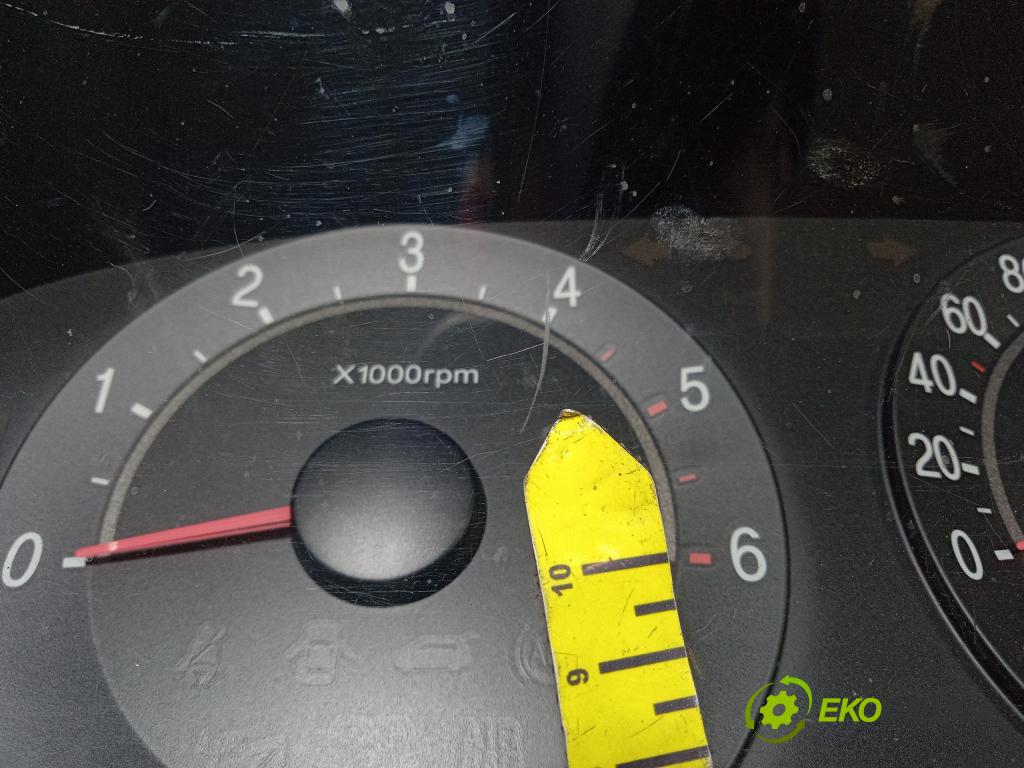 Hyundai Trajet 2005 prístrojovka/ budíky 01