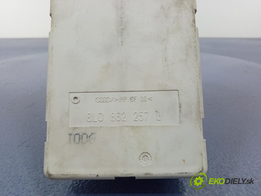 Audi A3 1998 pompa Centrálny: Zámok: 8L0862257L