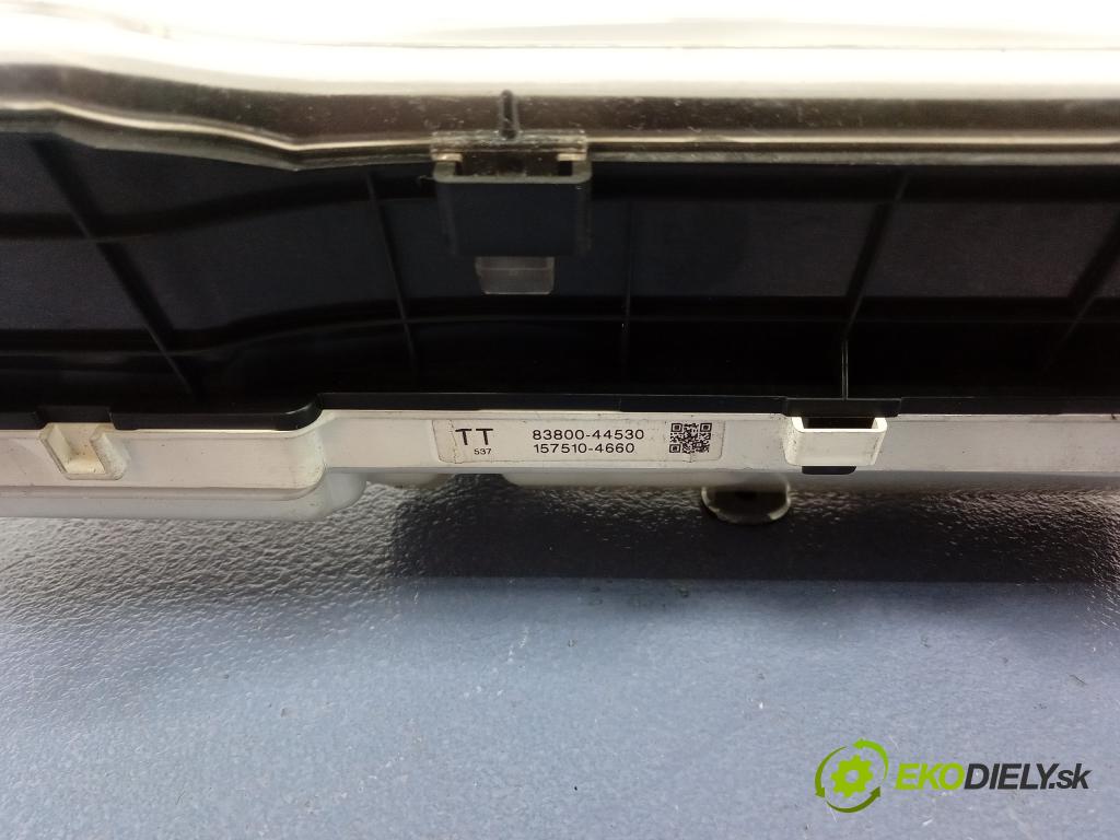 Toyota Avensis verso 2001 prístrojovka/ budíky 83800-44530