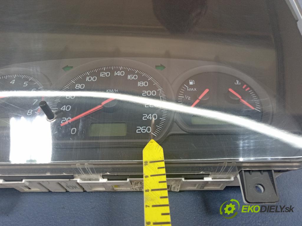 Volvo V40 2001 prístrojovka/ budíky 30621246