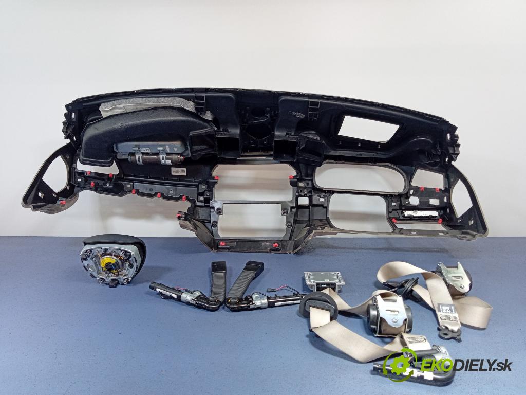 Bmw Seria 5 2017 kokpit,pristrojová doska Distribúcia: 9166657