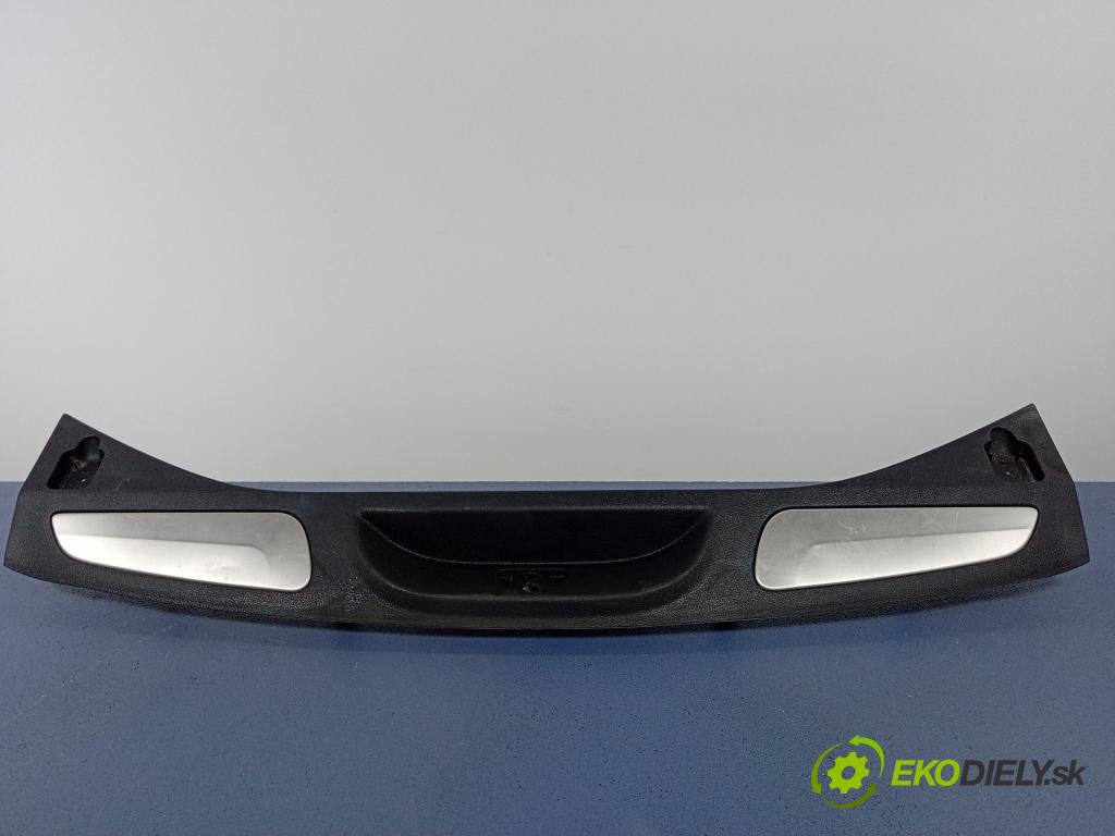 Jeep Grand Cherokee 2015 lišta Kufr 1NR39DX9AG