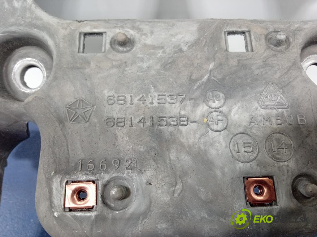 Jeep Grand Cherokee 2015 kokpit,pristrojová doska Distribúcia: 68141538AF