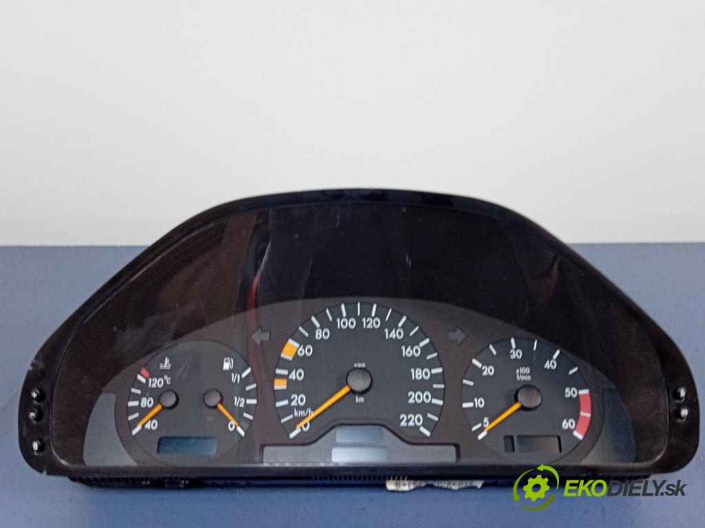 Mercedes C-klasa 1999 prístrojovka/ budíky A2024401411