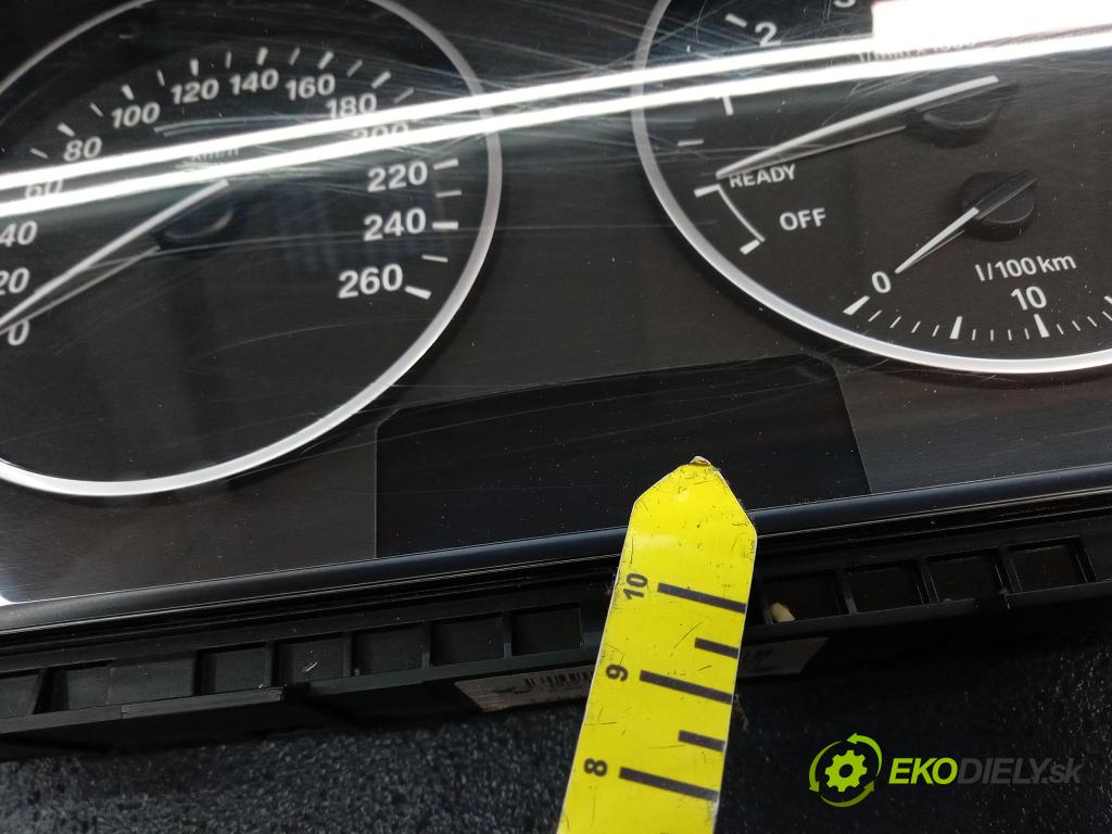 Bmw Seria 3 2018 prístrojovka/ budíky 8803138