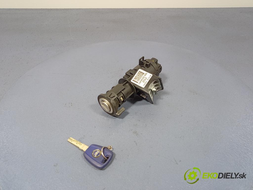 Fiat Stilo 2006 riadiaca jednotka Motor: 55204761