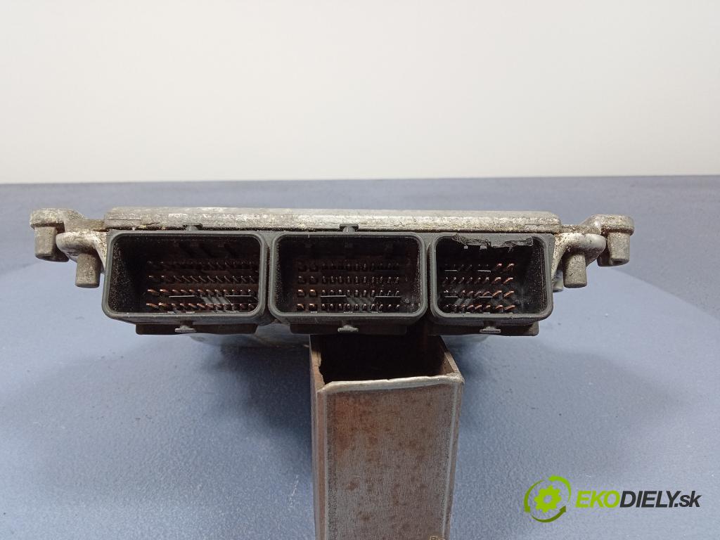 Renault Laguna 2003 riadiaca jednotka Motor: 0281010556