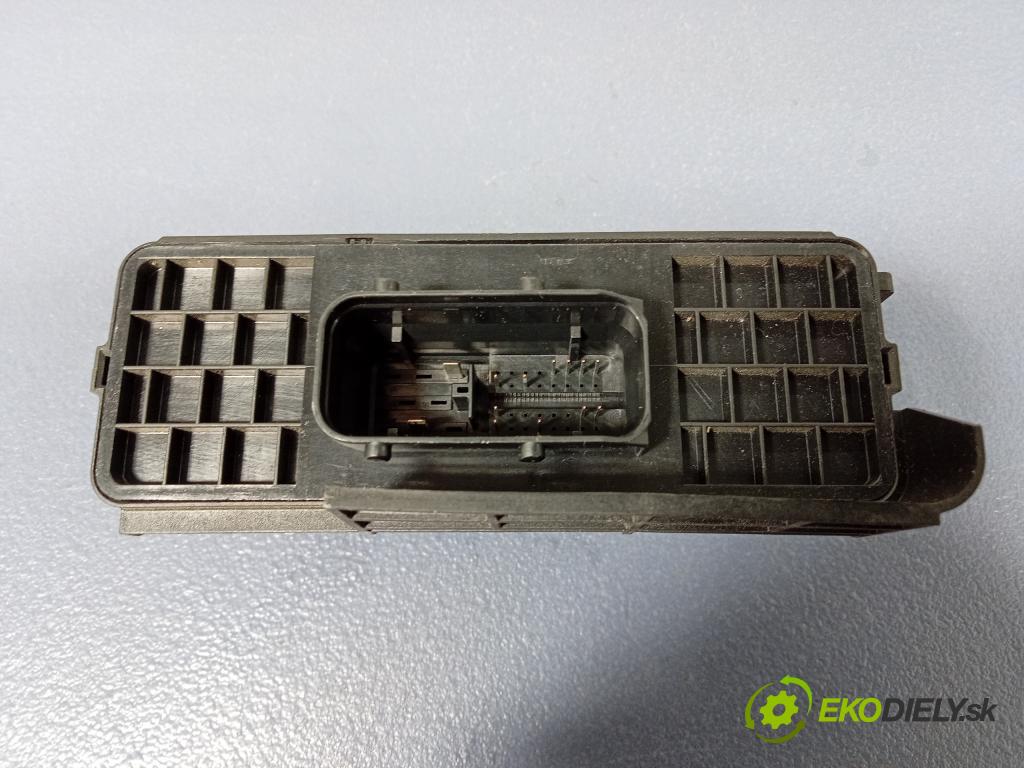 Audi Q7 2009 řídící jednotka 4F0907280E