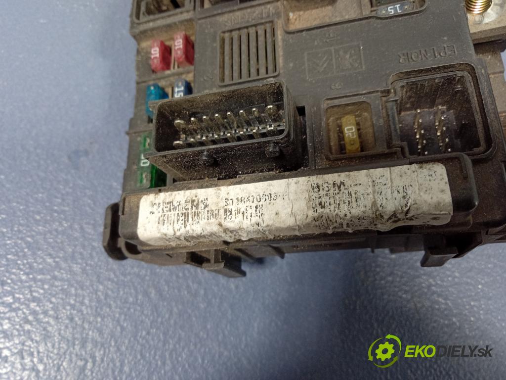 Peugeot Partner 2003 skříňka Pojistky 964349888