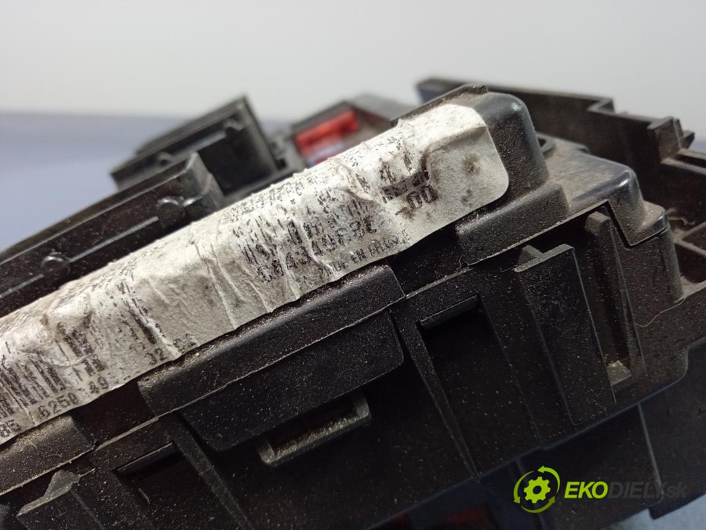 Peugeot Partner 2003 skříňka Pojistky 964349888