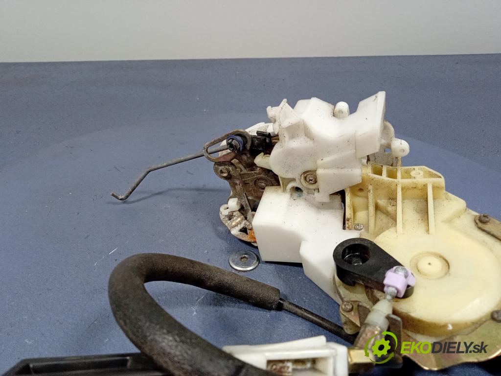 Honda Civic 2001 zámek dveře Přední Levý: 01