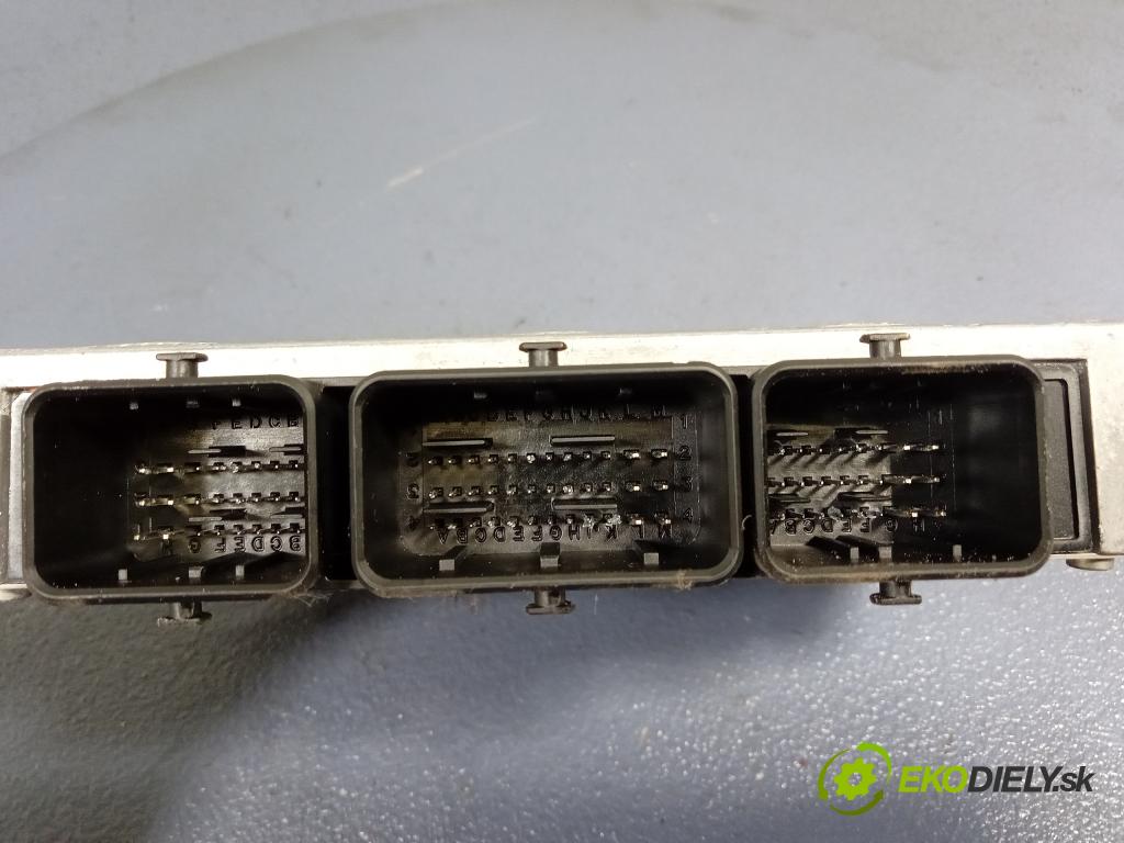 Citroen C5 2002 riadiaca jednotka Motor: 9643786680