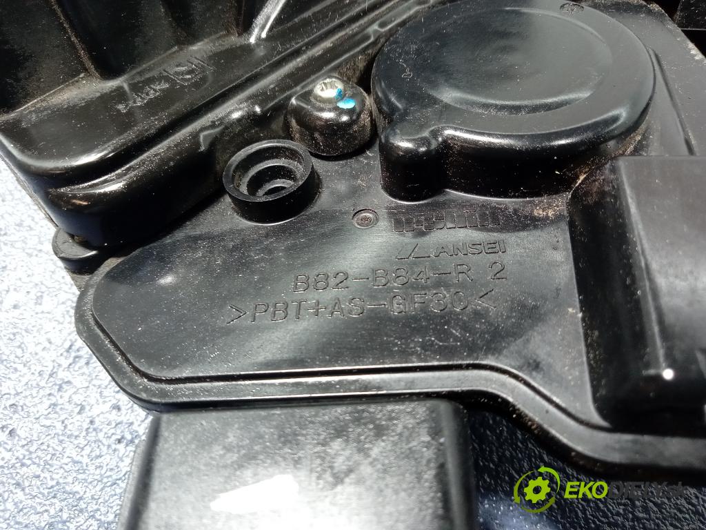 Mazda 5 2006 zámek dveře Přední v pravo: B82-B84