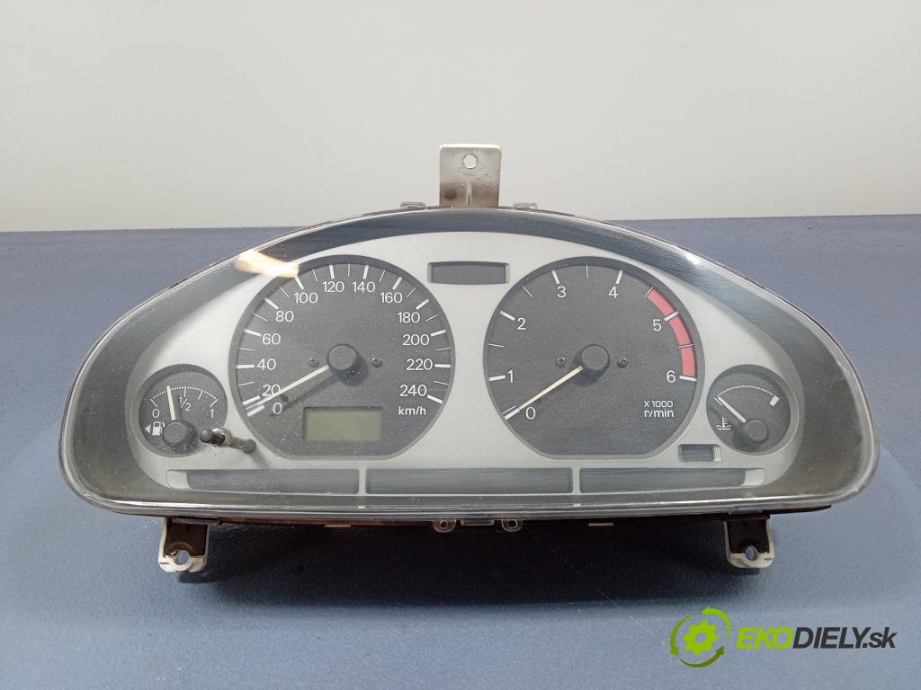 Mitsubishi Carisma 2003 prístrojovka/ budíky MR916030