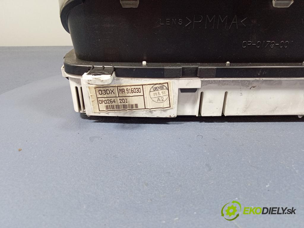 Mitsubishi Carisma 2003 prístrojovka/ budíky MR916030