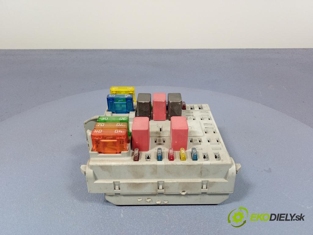 Fiat Punto 2003 skříňka Pojistky 46835421