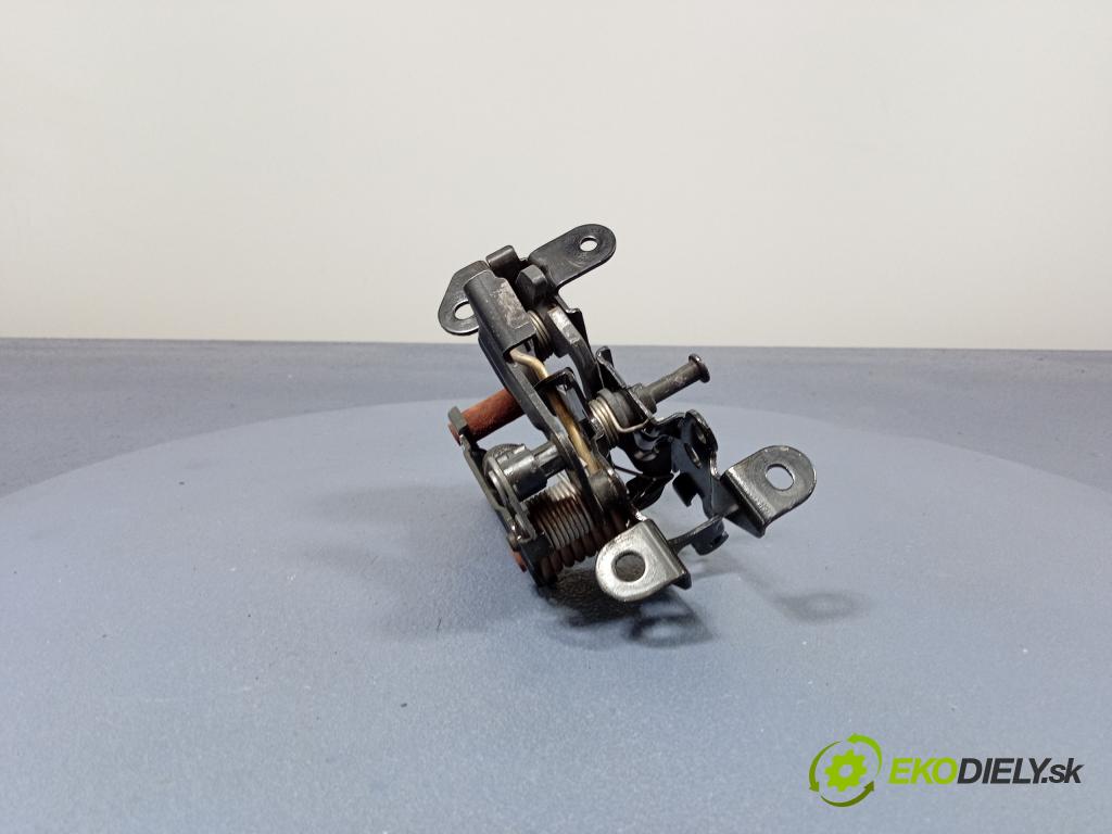 Bmw Seria 7 0 zámek masky: 7183761