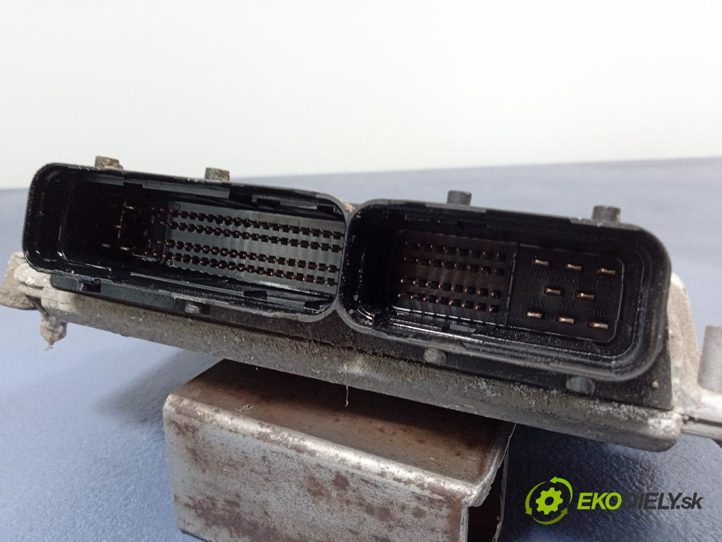 Chrysler Grand voyager 2002 riadiaca jednotka Motor: 0281010814