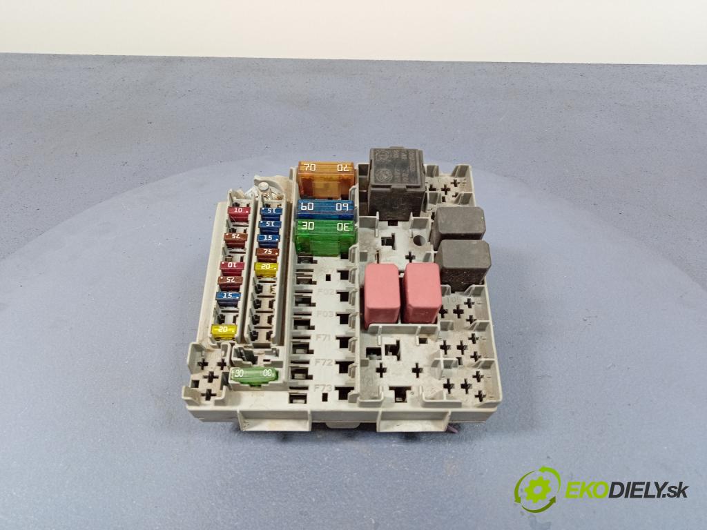 Fiat Panda 2004 skříňka Pojistky 46841645