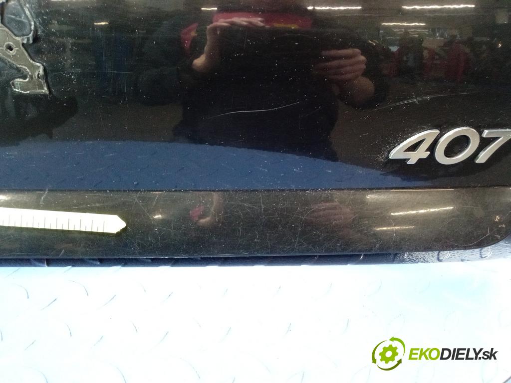 Peugeot 407 2004 zadní dveře kufra: Kufr 01