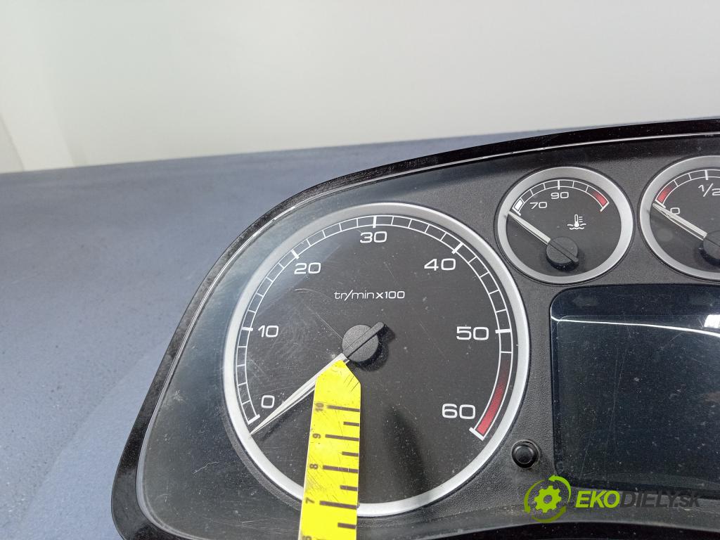 Peugeot 307 2002 prístrojovka/ budíky 9636708880