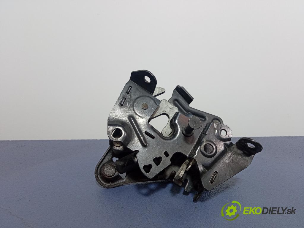 Bmw Gt 2011 zámek masky: 7183762