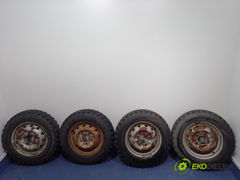 Waz Lada niva 2002 Ráfiky: Oceľ: z Pneumatiky: 01