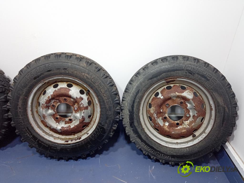 Waz Lada niva 2002 Ráfiky: Oceľ: z Pneumatiky: 01