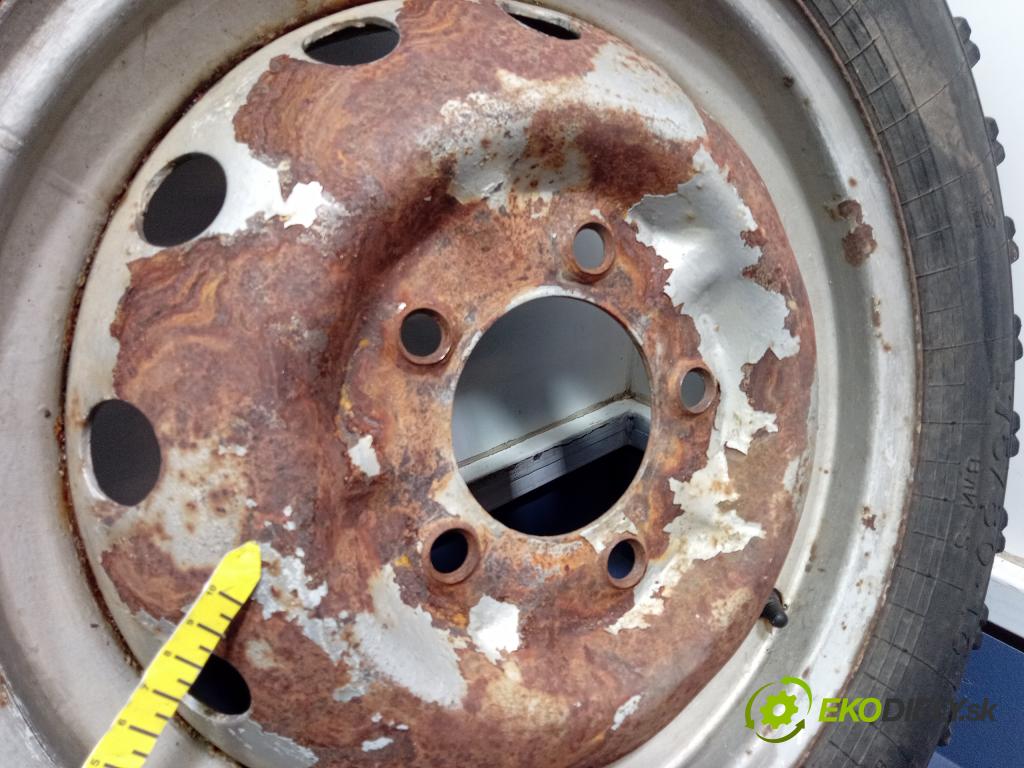 Waz Lada niva 2002 Ráfiky: Oceľ: z Pneumatiky: 01