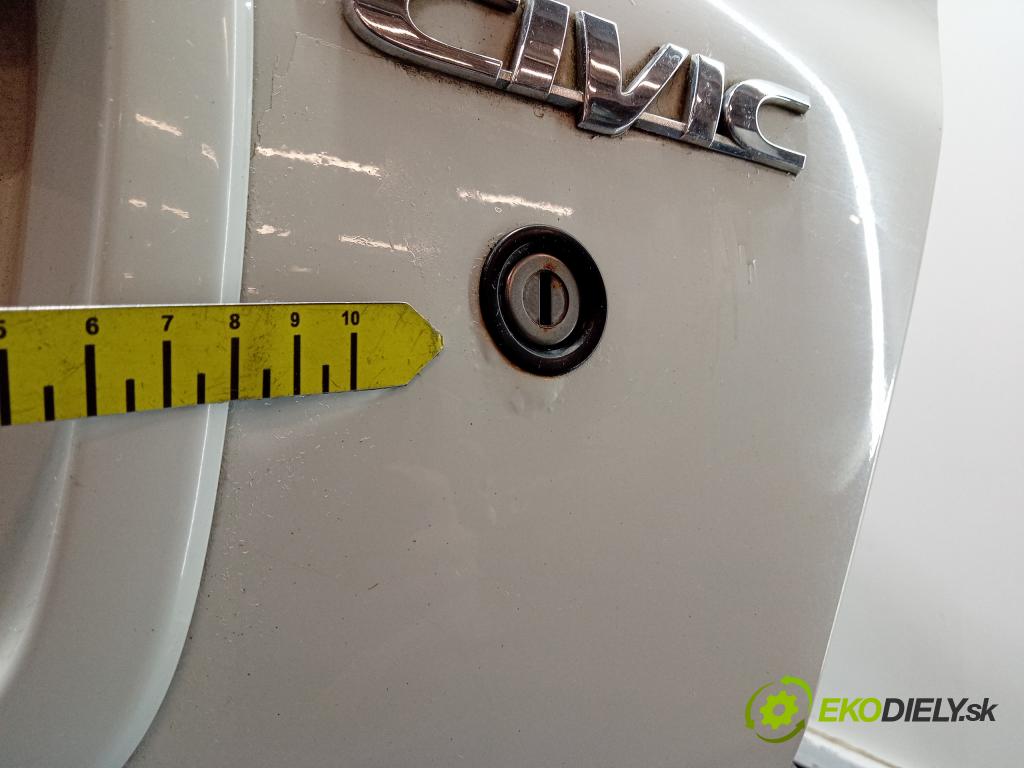 Honda Civic 1999 zadní dveře kufra: Kufr 01