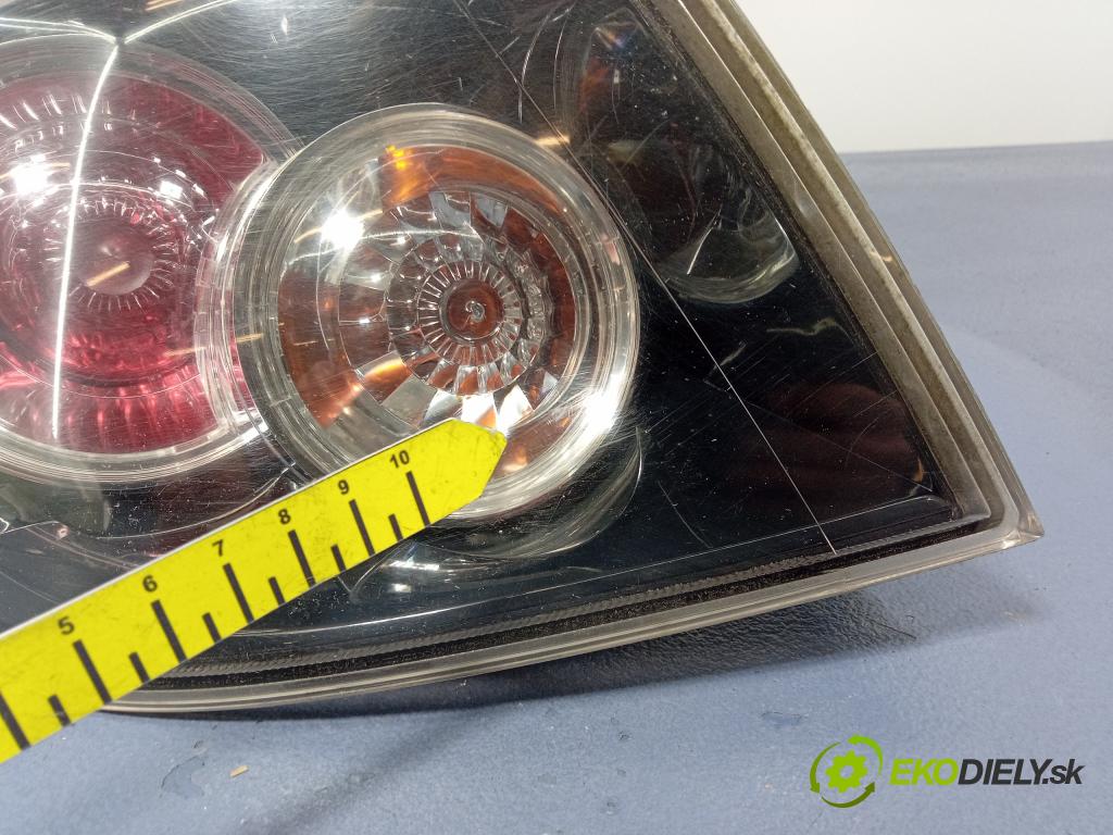 Mazda 3 2004 svetlo / reflektor ty: ľavá Vonkajšie: P6312