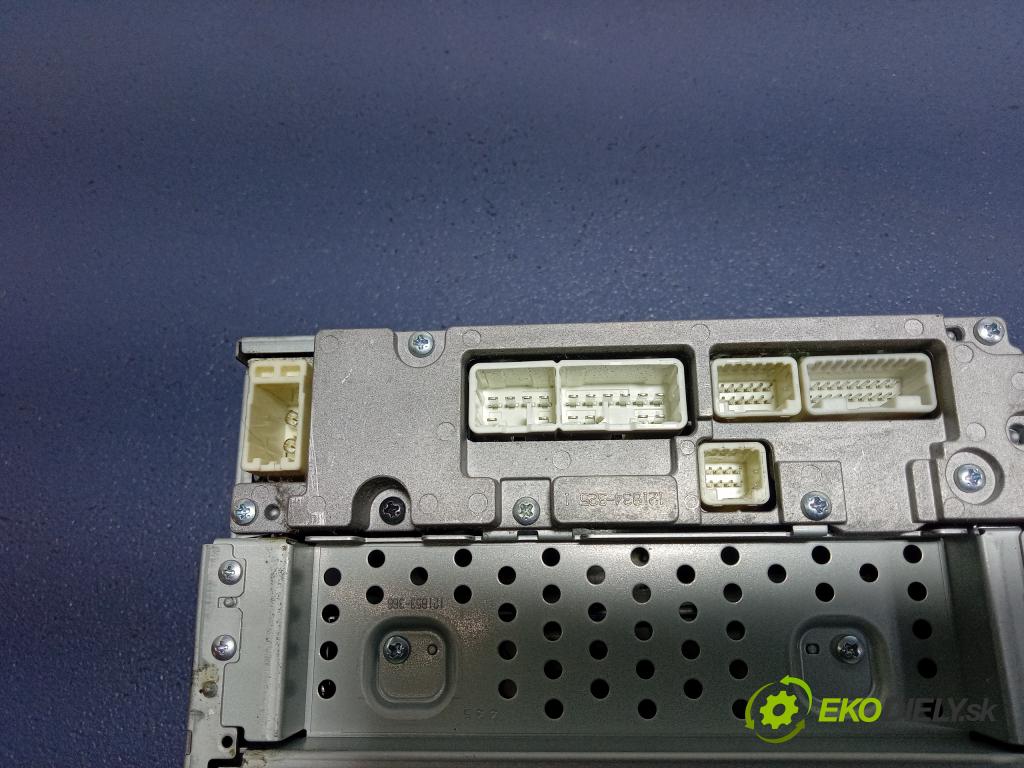 Toyota Yaris 2009 Radio I Navigácia: 86120-0D510