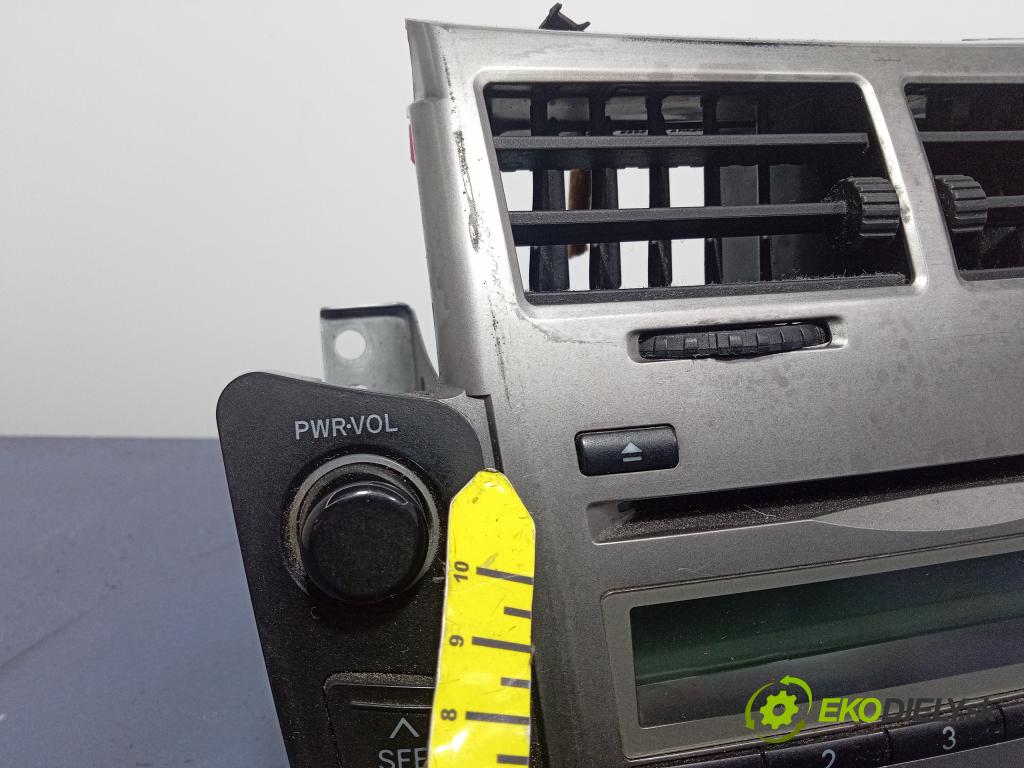 Toyota Yaris 2009 Radio I Navigácia: 86120-0D510