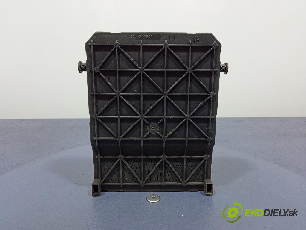 Peugeot Partner 2007 skříňka Pojistky 9657999880