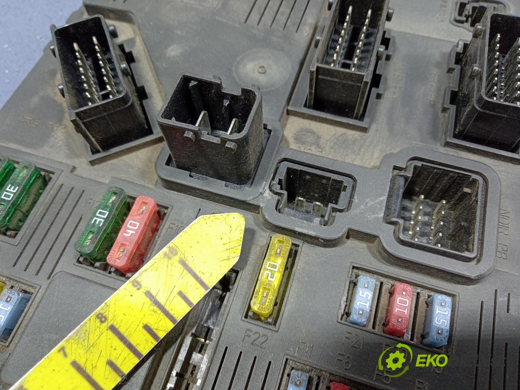 Peugeot Partner 2007 skříňka Pojistky 9657999880