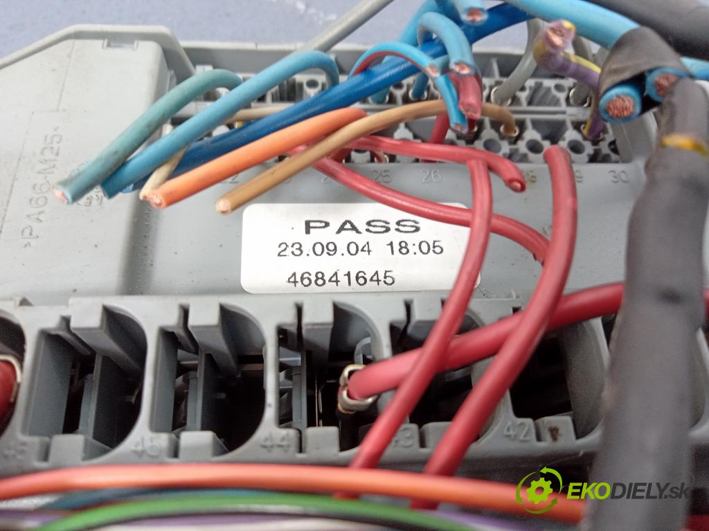 Fiat Panda 2005 skříňka Pojistky 46841645