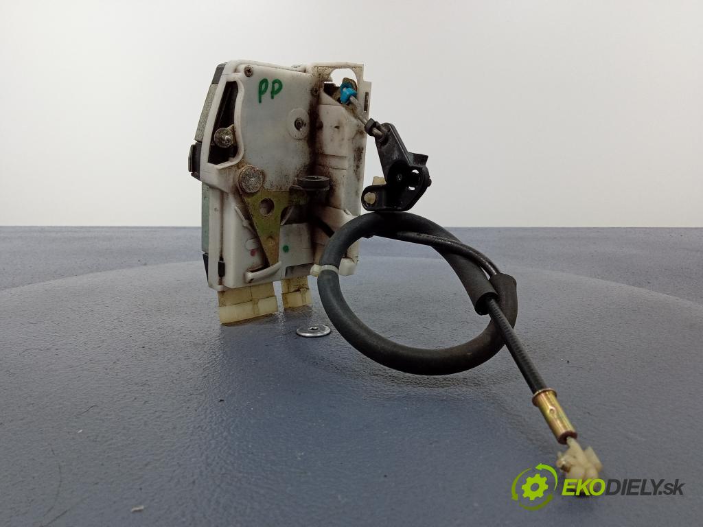 Alfa romeo 166 2000 zámek dveře Přední v pravo: 01