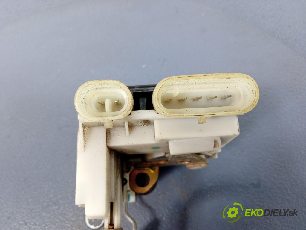 Alfa romeo 166 2000 zámek dveře Přední v pravo: 01