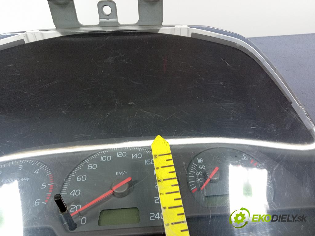 Volvo V40 1999 prístrojovka/ budíky 30857571