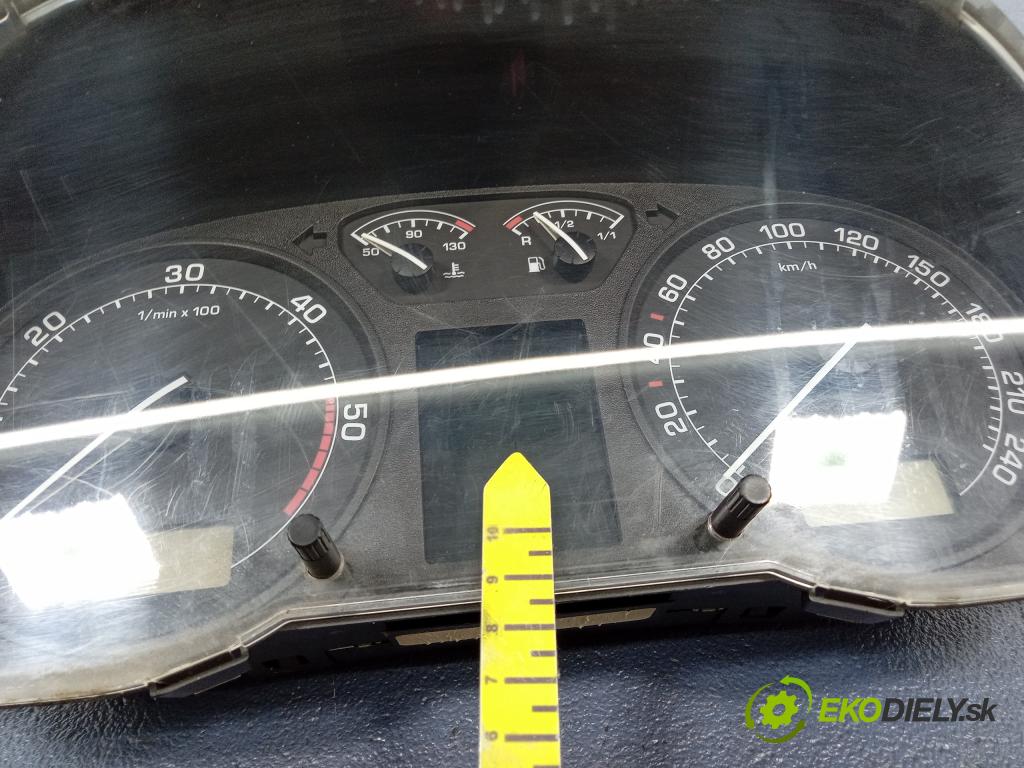 Skoda Octavia 2003 Přístrojová deska 1U0920841J