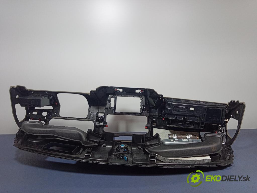 Bmw Seria 5 2010 kokpit,pristrojová doska Distribúcia: 9166657