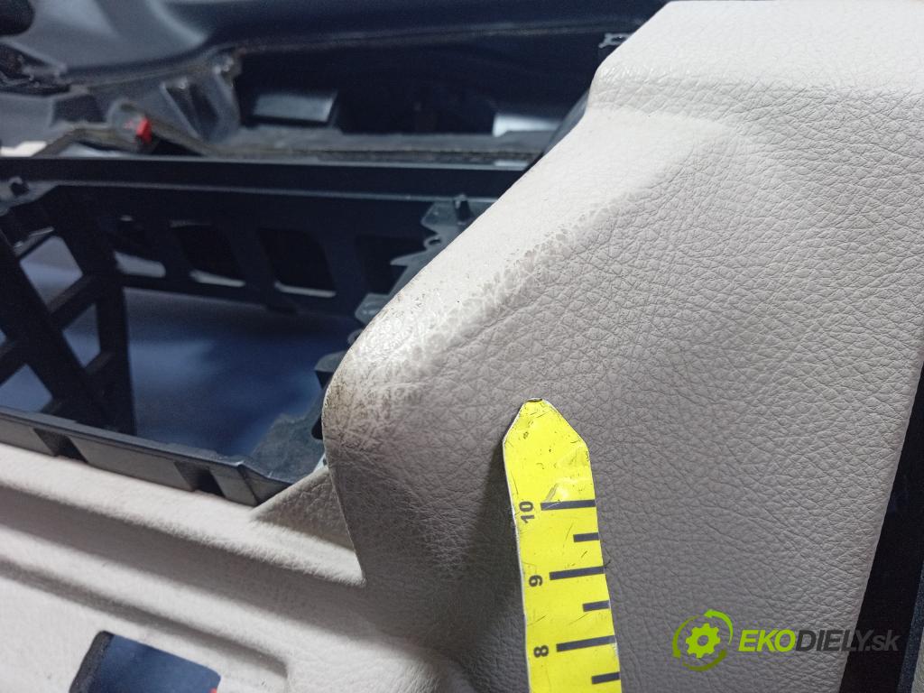 Bmw Seria 5 2010 kokpit,pristrojová doska Distribúcia: 9166657