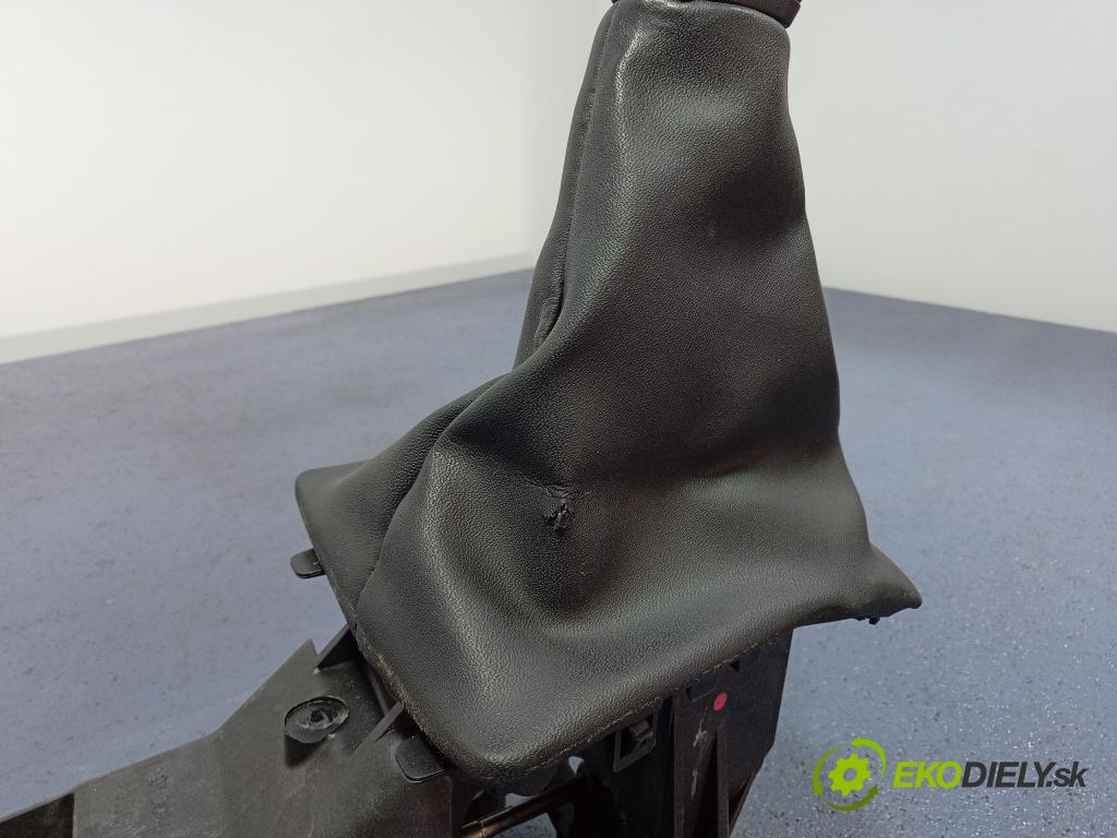 Peugeot 208 2014 Páka: Zmeny: 01