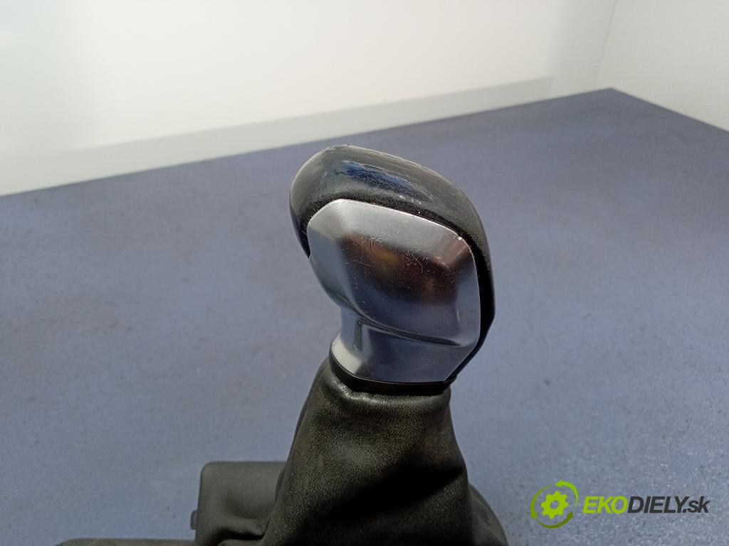 Peugeot 208 2014 Páka: Zmeny: 01